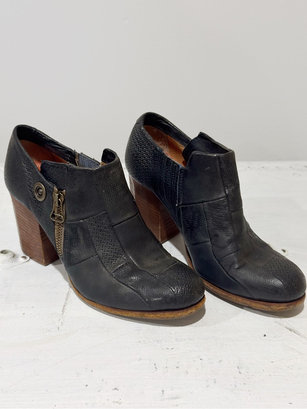 A.S. 98 Leather Heeled Ankle Boots Side Zip Block Heel Size 7 Gray